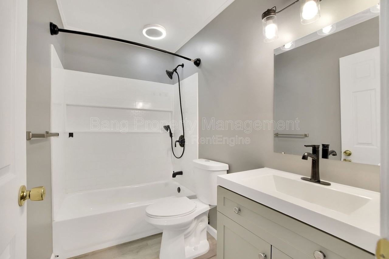 817 Lancelot Ct - Photo 5 of 19