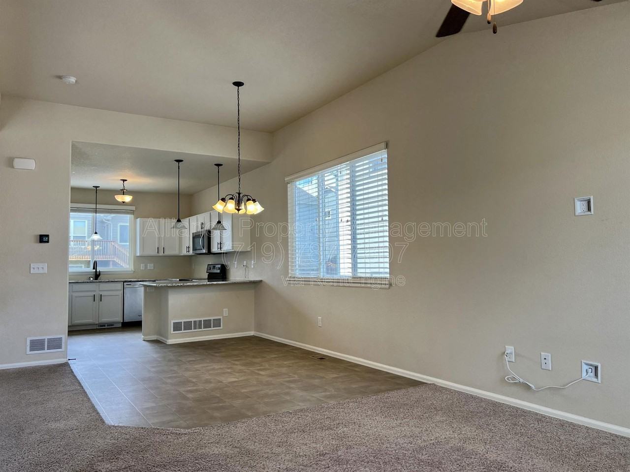 6280 San Mateo Dr - Photo 3 of 43