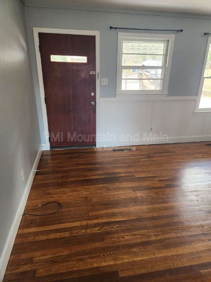 16 Belvedere Rd - Photo 2 of 26