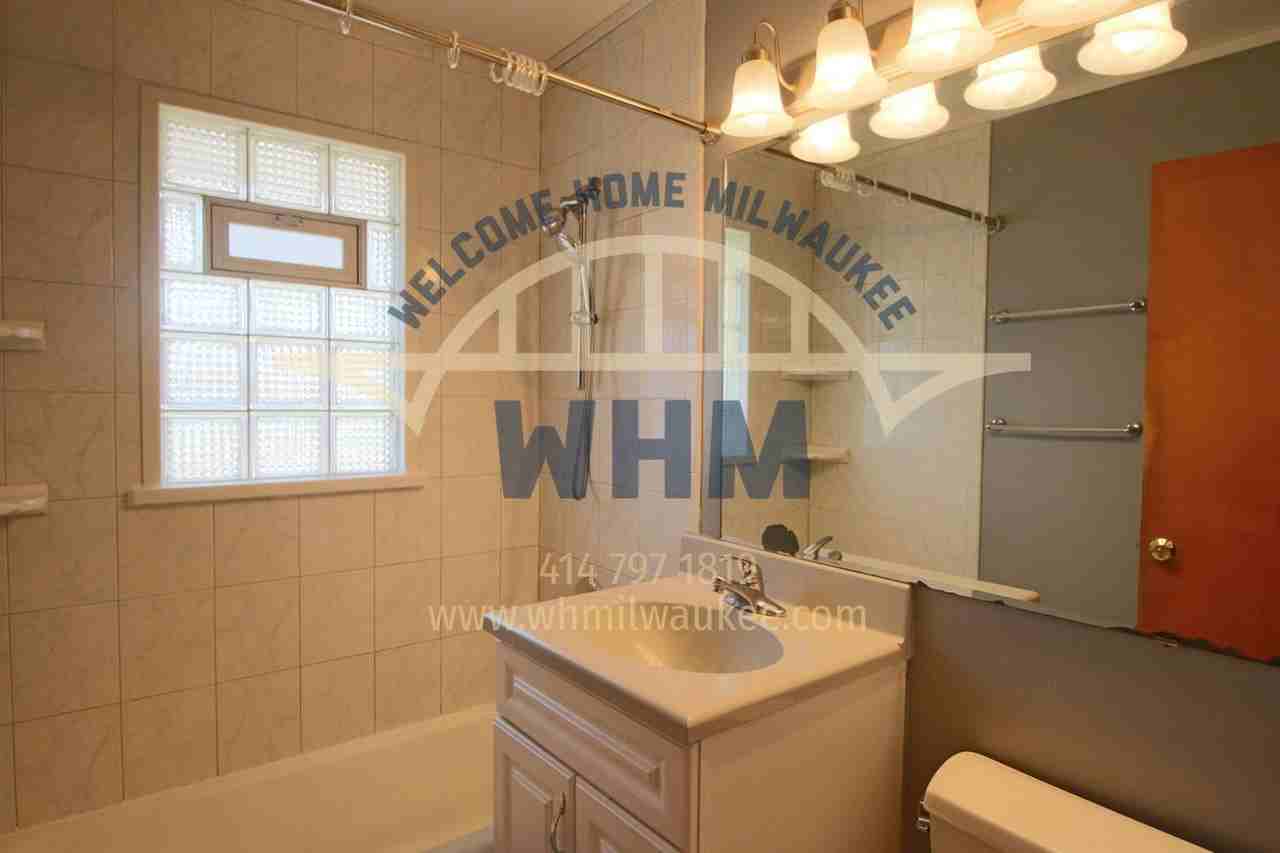 7126 W Tallmadge Pl - Photo 7 of 9