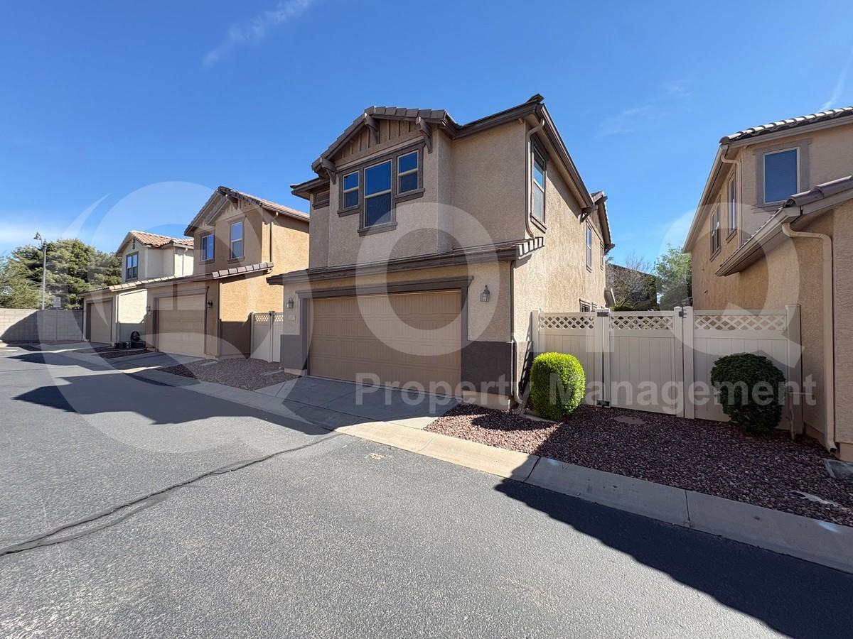 867 S Pheasant Dr - Photo 3 of 23