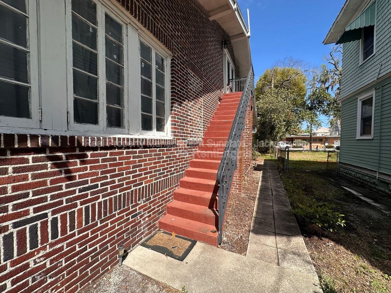 229 W 10th St - Photo 2 of 17