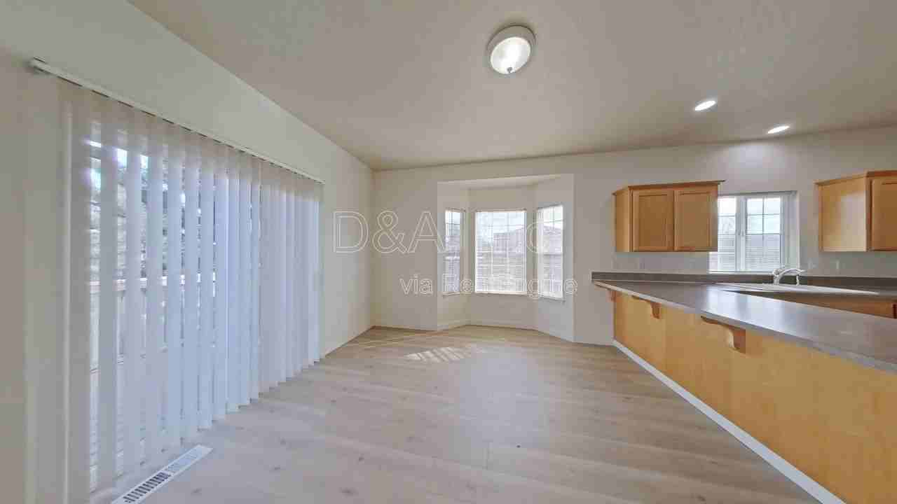 4373 Mackinaw Ave Se - Photo 6 of 19