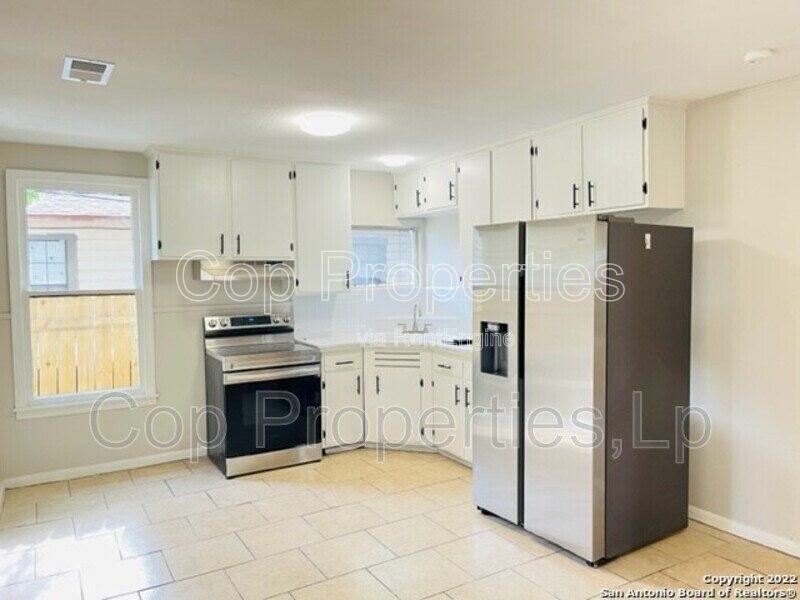 125 Ada St #1 - Photo 4 of 18