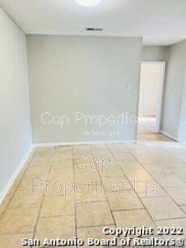 125 Ada St #1 - Photo 5 of 18