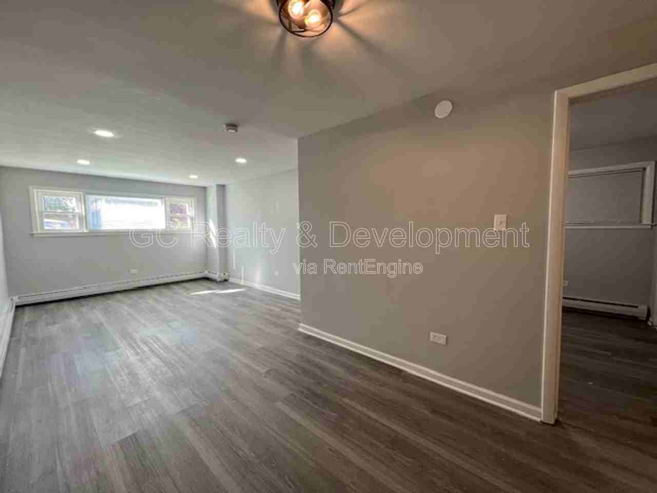 1233 Kenilworth Ave #1 - Photo 5 of 14