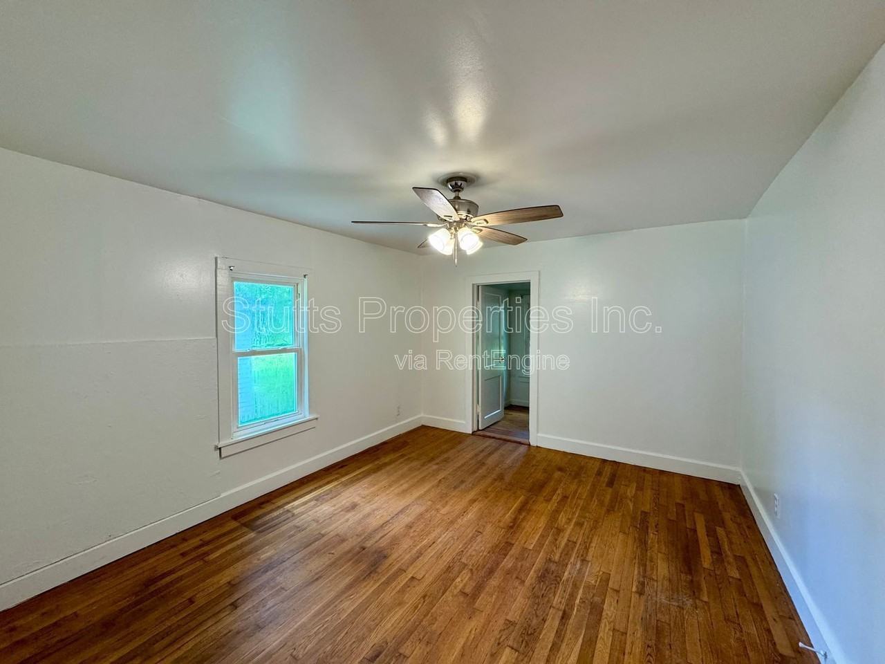 512 Trade St - Photo 5 of 9