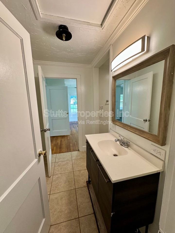 512 Trade St - Photo 7 of 9