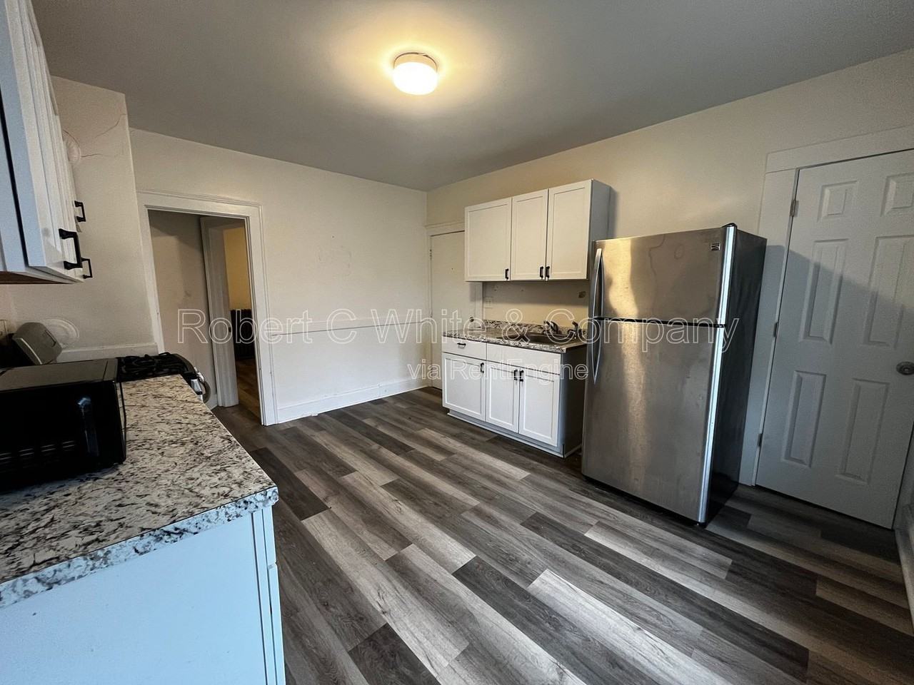 219 Frederick St #219B - Photo 3 of 8