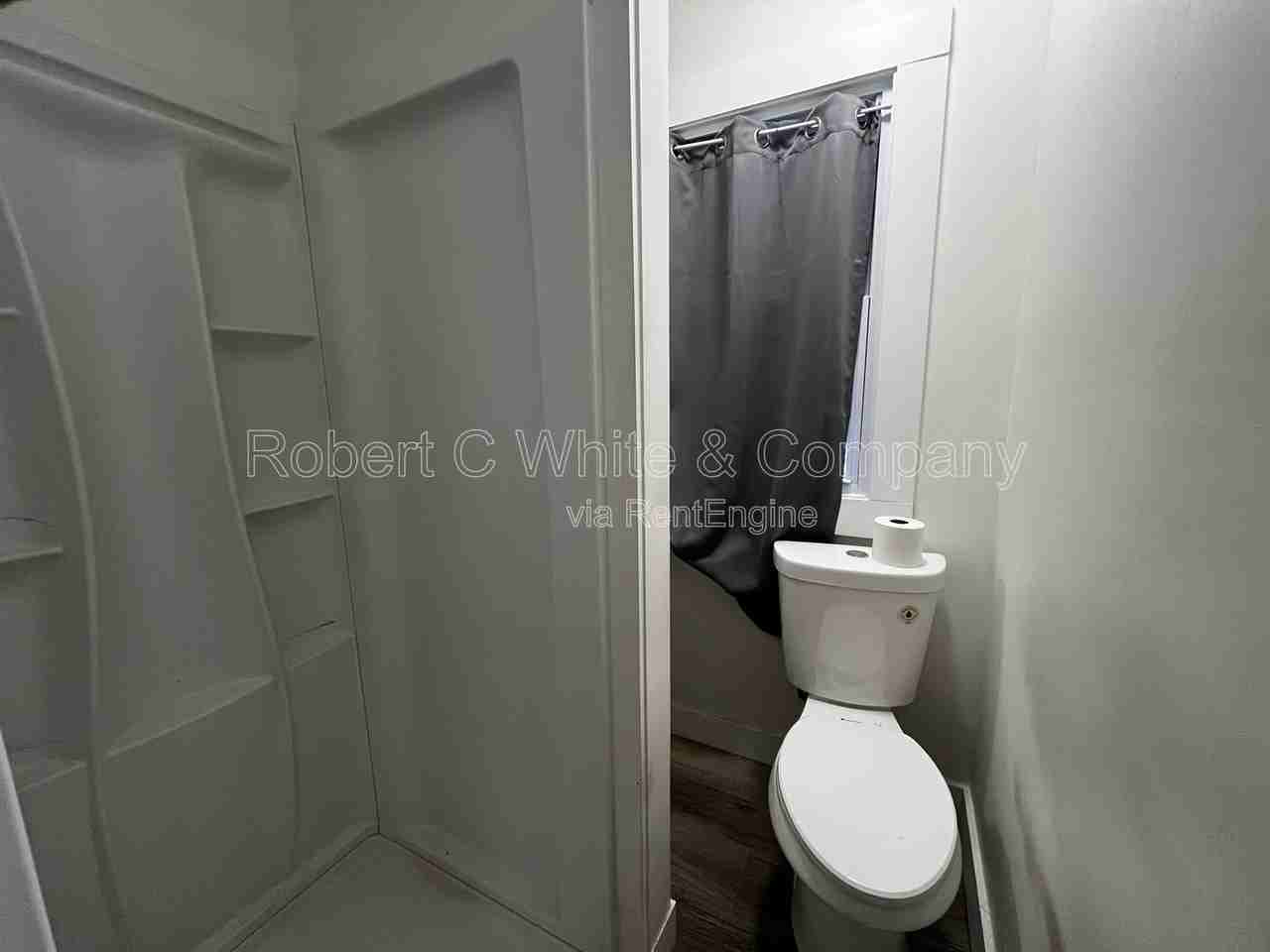 219 Frederick St #219B - Photo 5 of 8