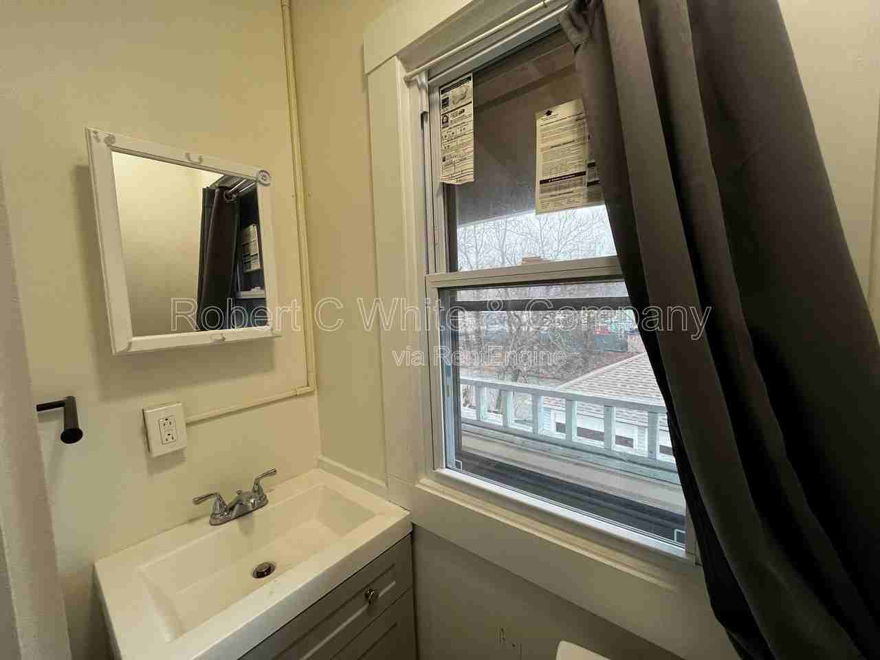 219 Frederick St #219B - Photo 6 of 8