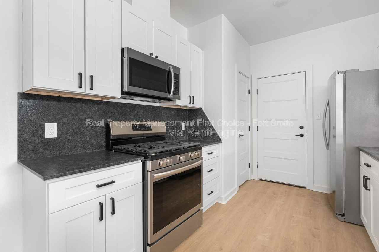 8900 Cambria Cir #B - Photo 7 of 21