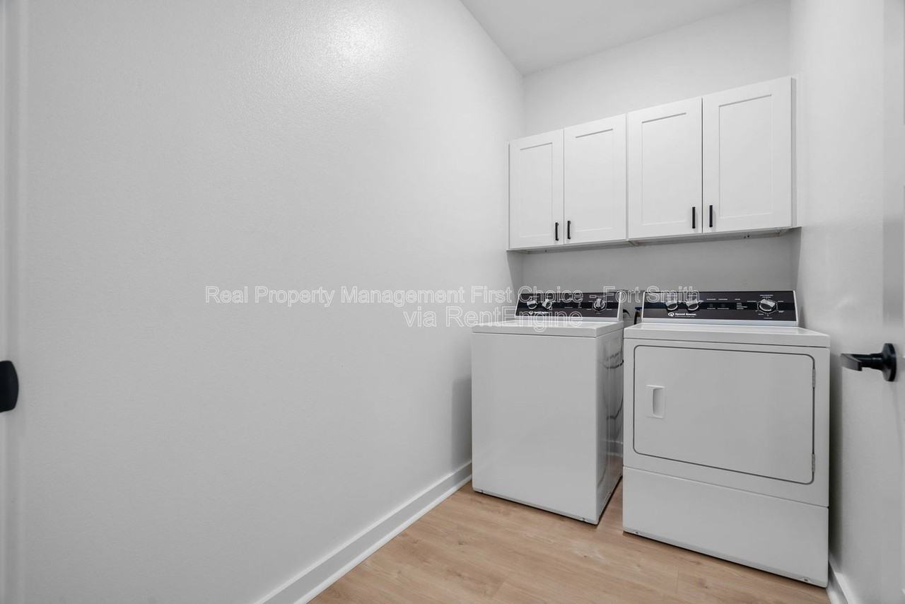8725 Cantera Dr #B - Photo 7 of 23