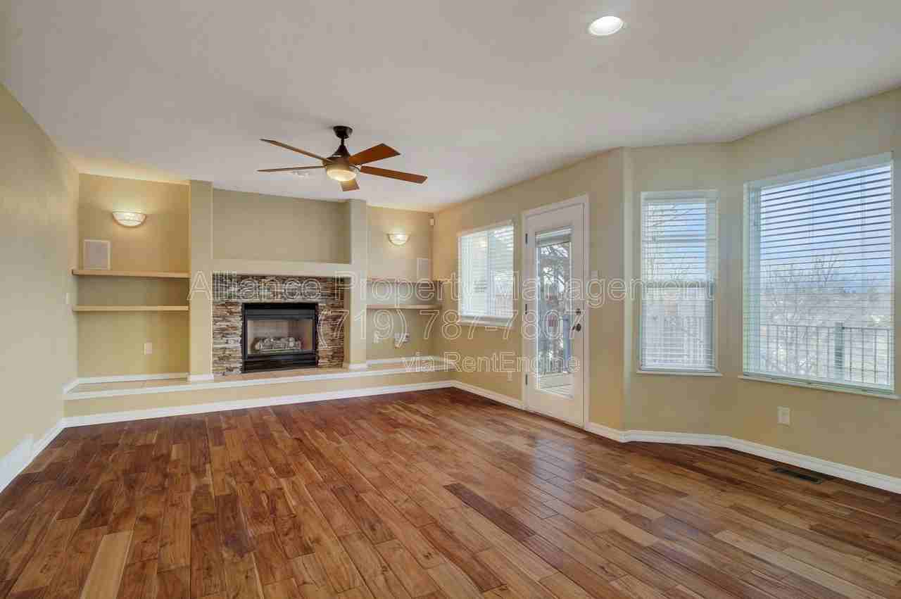 6160 Bestview Way - Photo 4 of 33