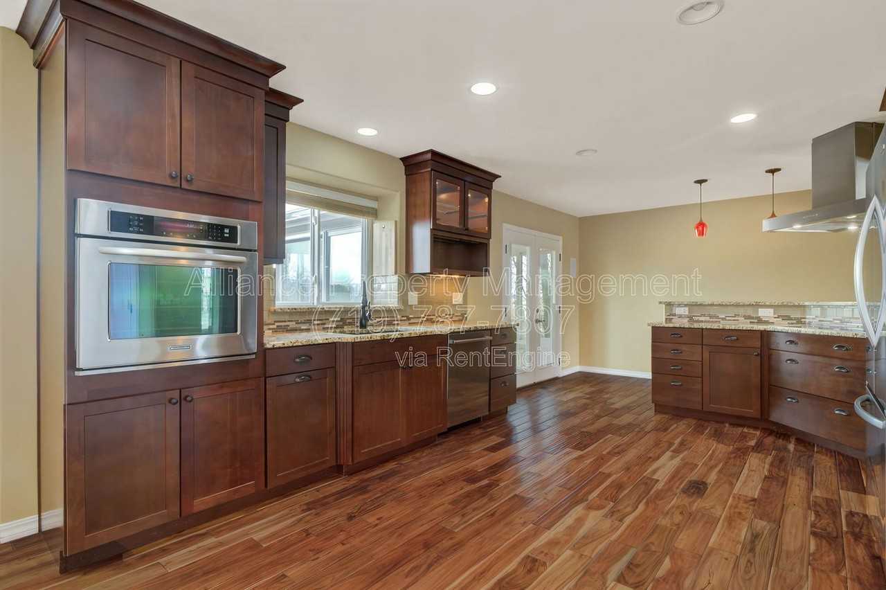 6160 Bestview Way - Photo 7 of 33