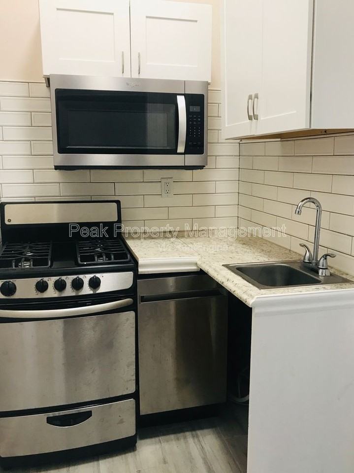 209 N 3rd St #1 - Photo 6 of 9