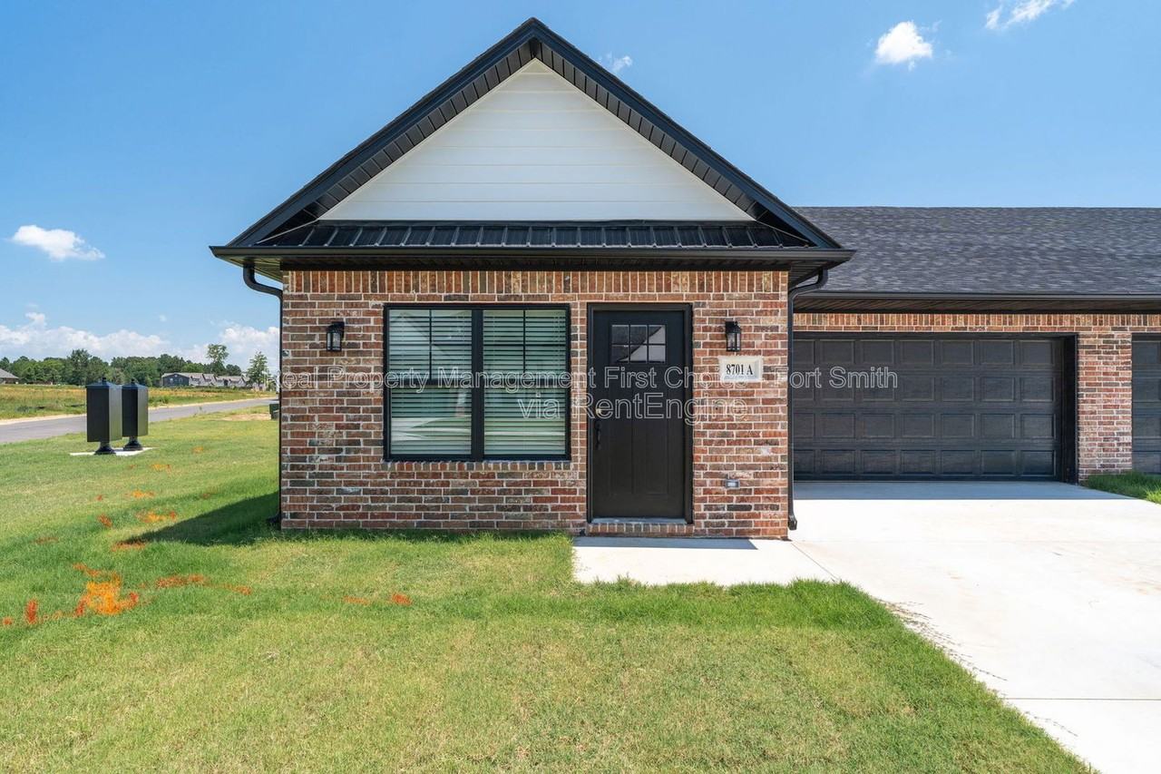 8901 Cantera Dr #B - Photo 2 of 23