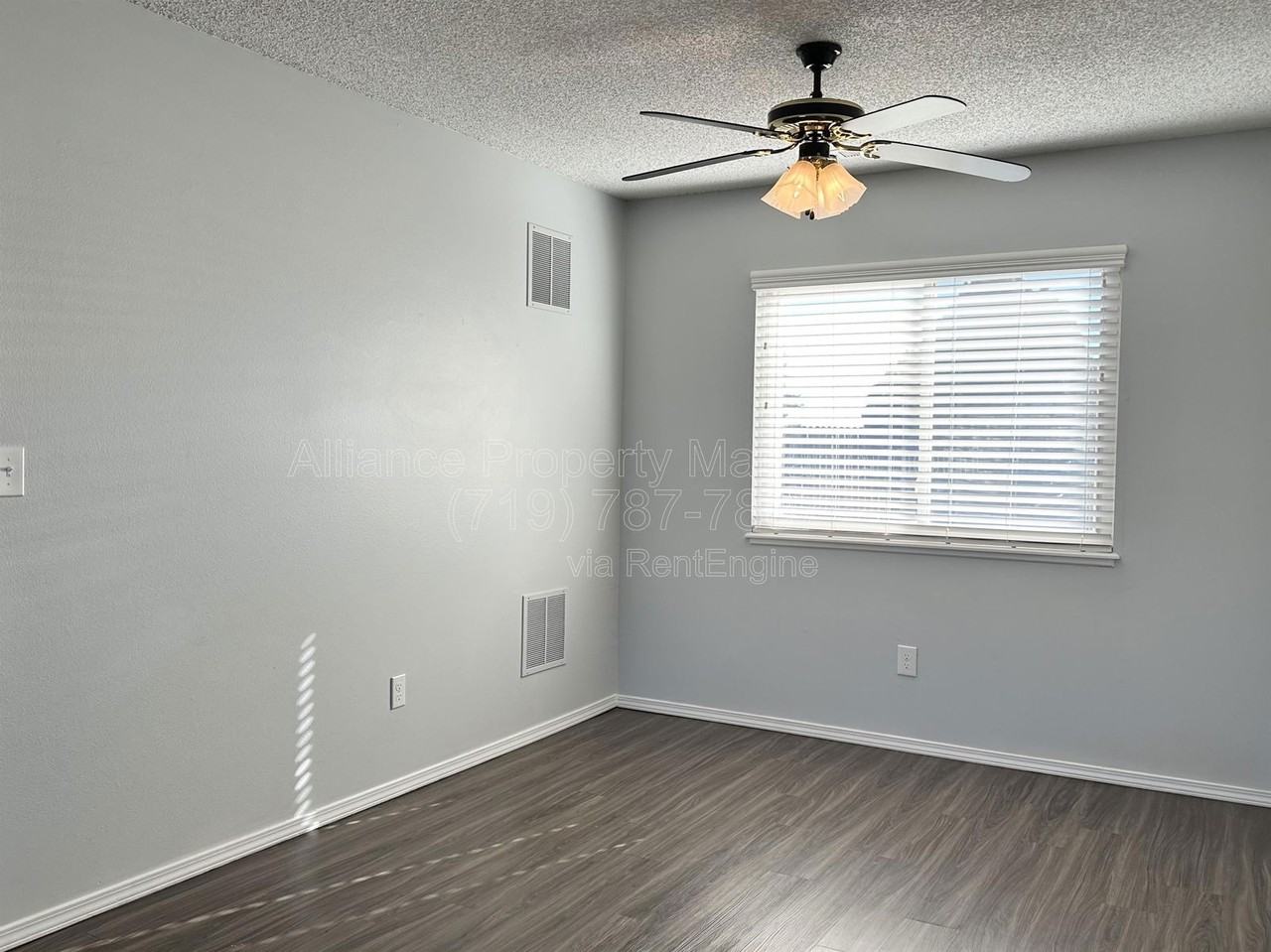 3465 Kirkwood Dr - Photo 5 of 42