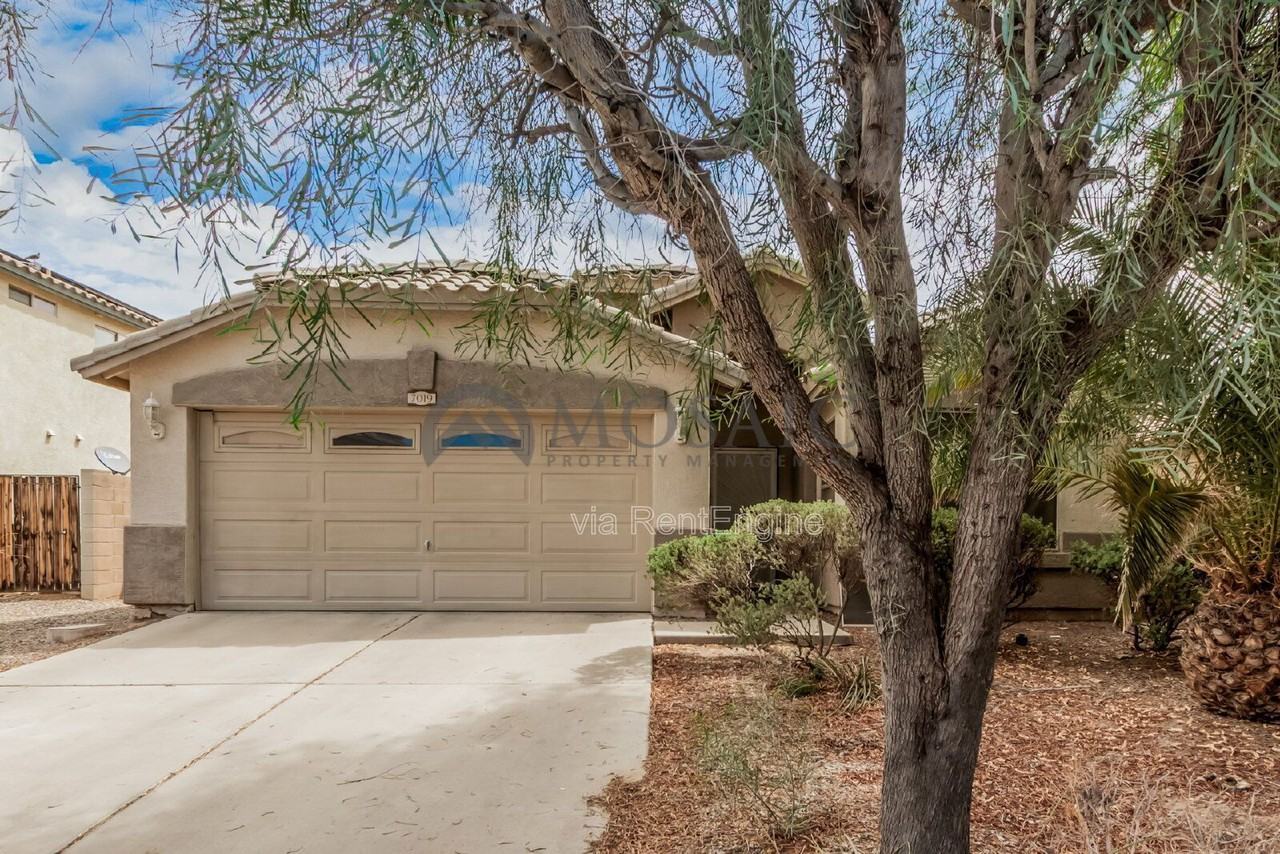 7019 S 45th Ave - Photo 2 of 30