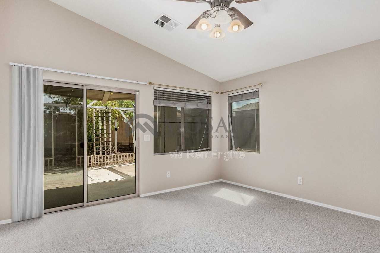 7019 S 45th Ave - Photo 7 of 30