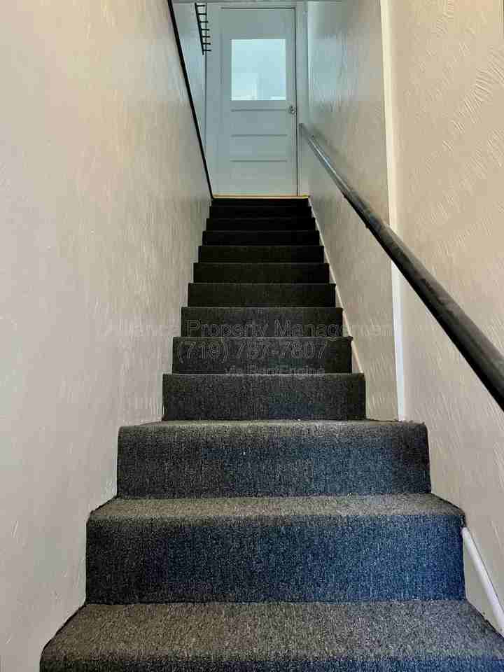 1804 Fenmoor Pl - Photo 2 of 13