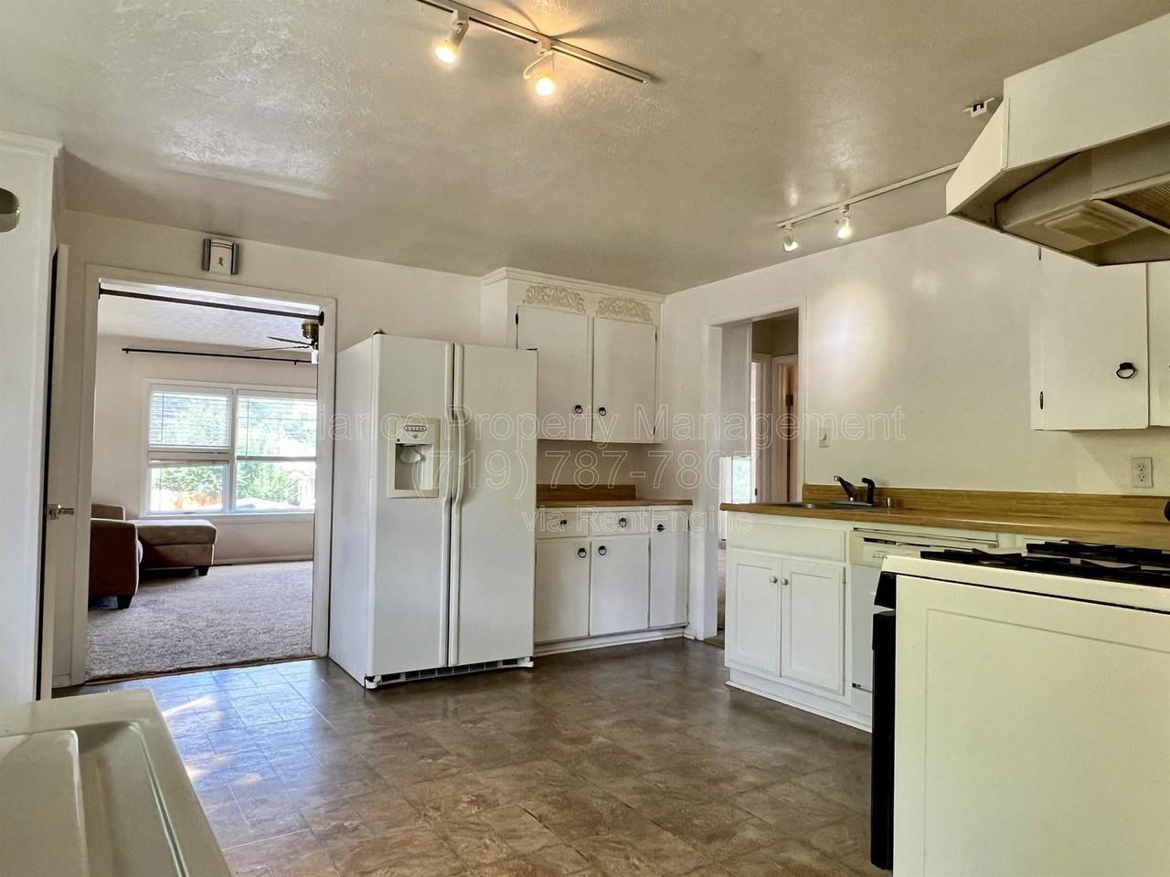 1804 Fenmoor Pl - Photo 5 of 13