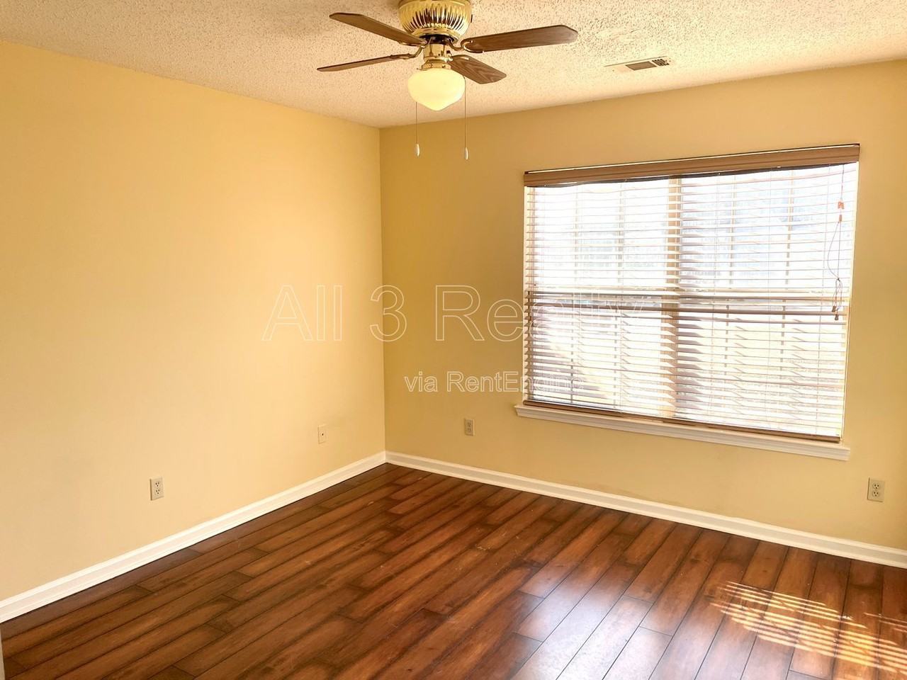 8192 Hynds Springs Ln - Photo 5 of 21