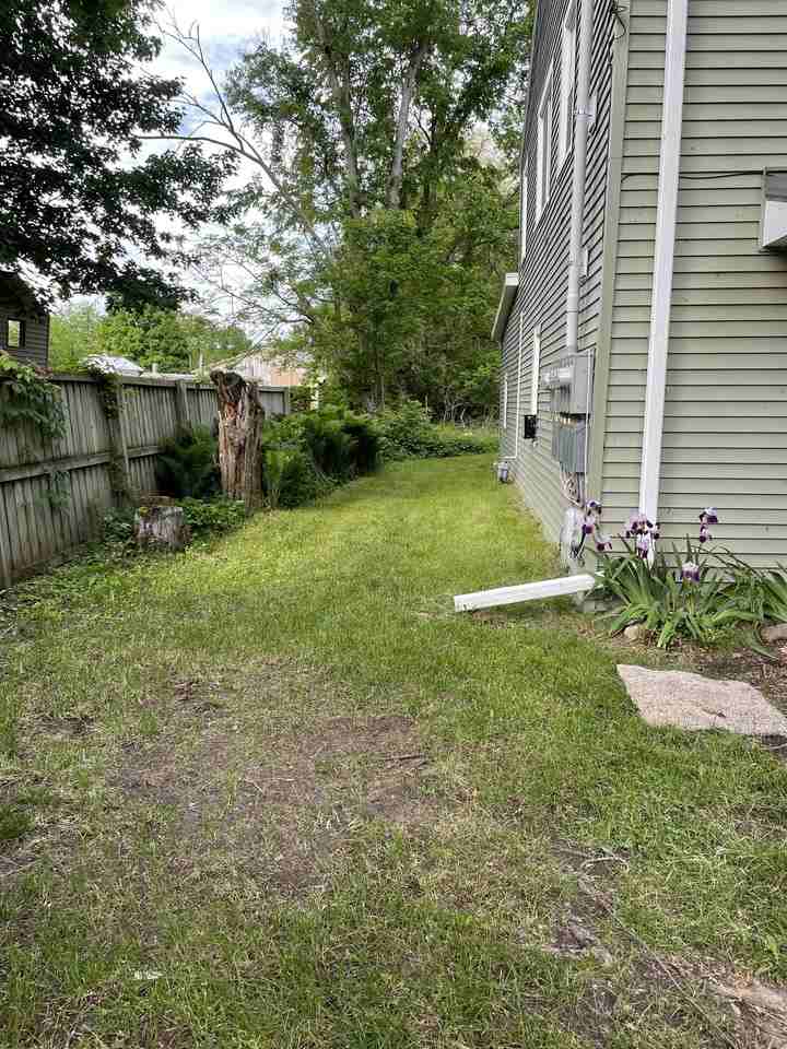 319 Evans St - Photo 2 of 20