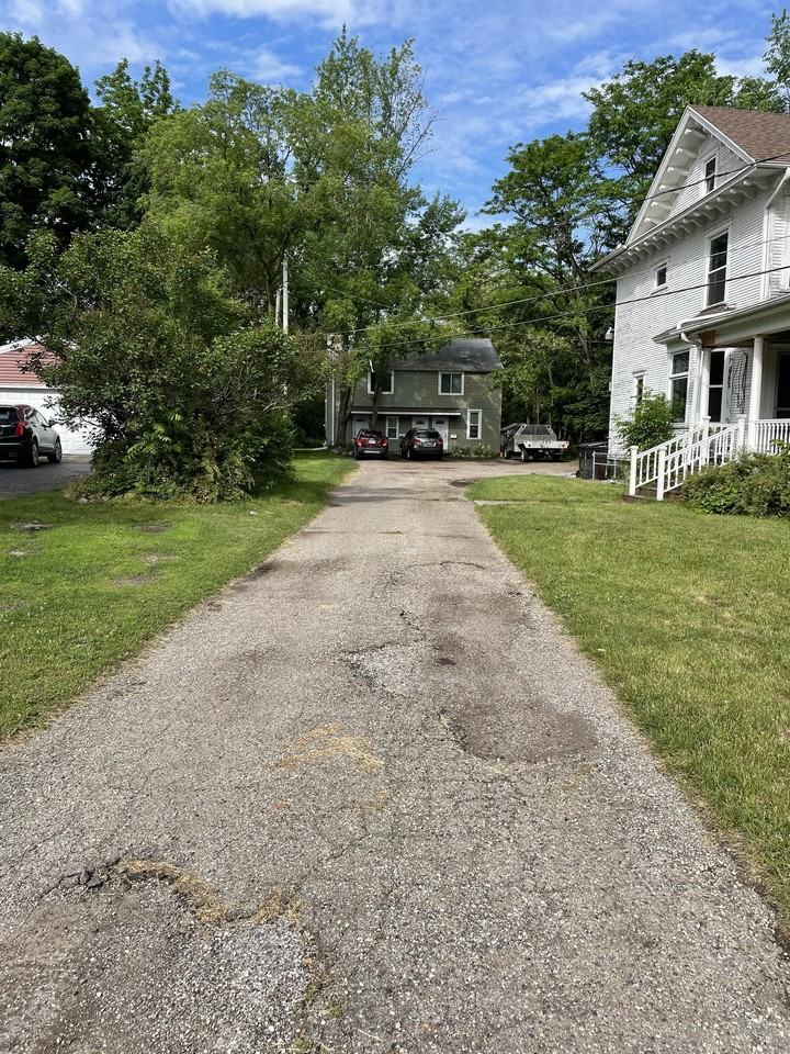 319 Evans St - Photo 4 of 20