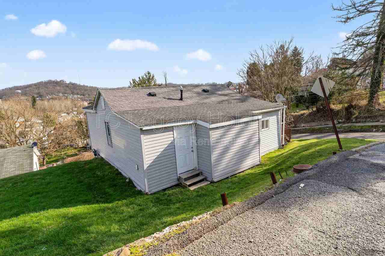 134 Quincey Street - Photo 3 of 31