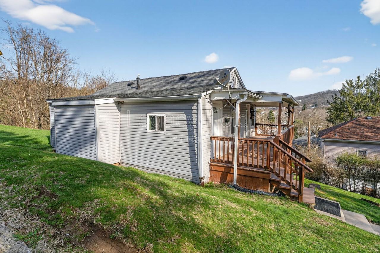 134 Quincey Street - Photo 5 of 31