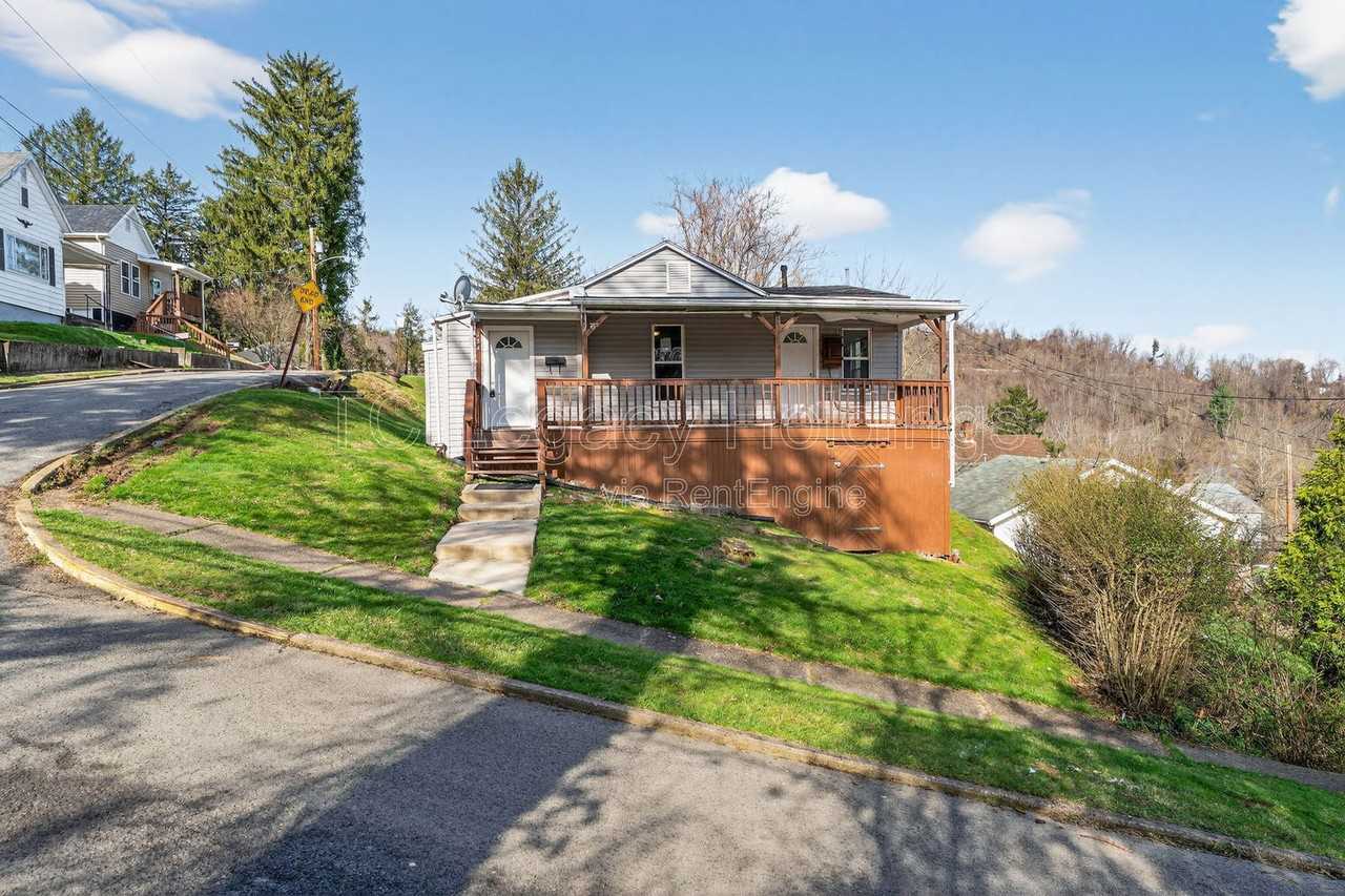 134 Quincey Street - Photo 6 of 31