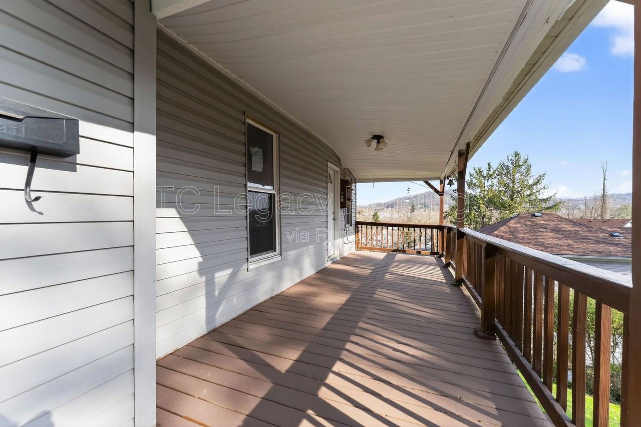 134 Quincey Street - Photo 7 of 31