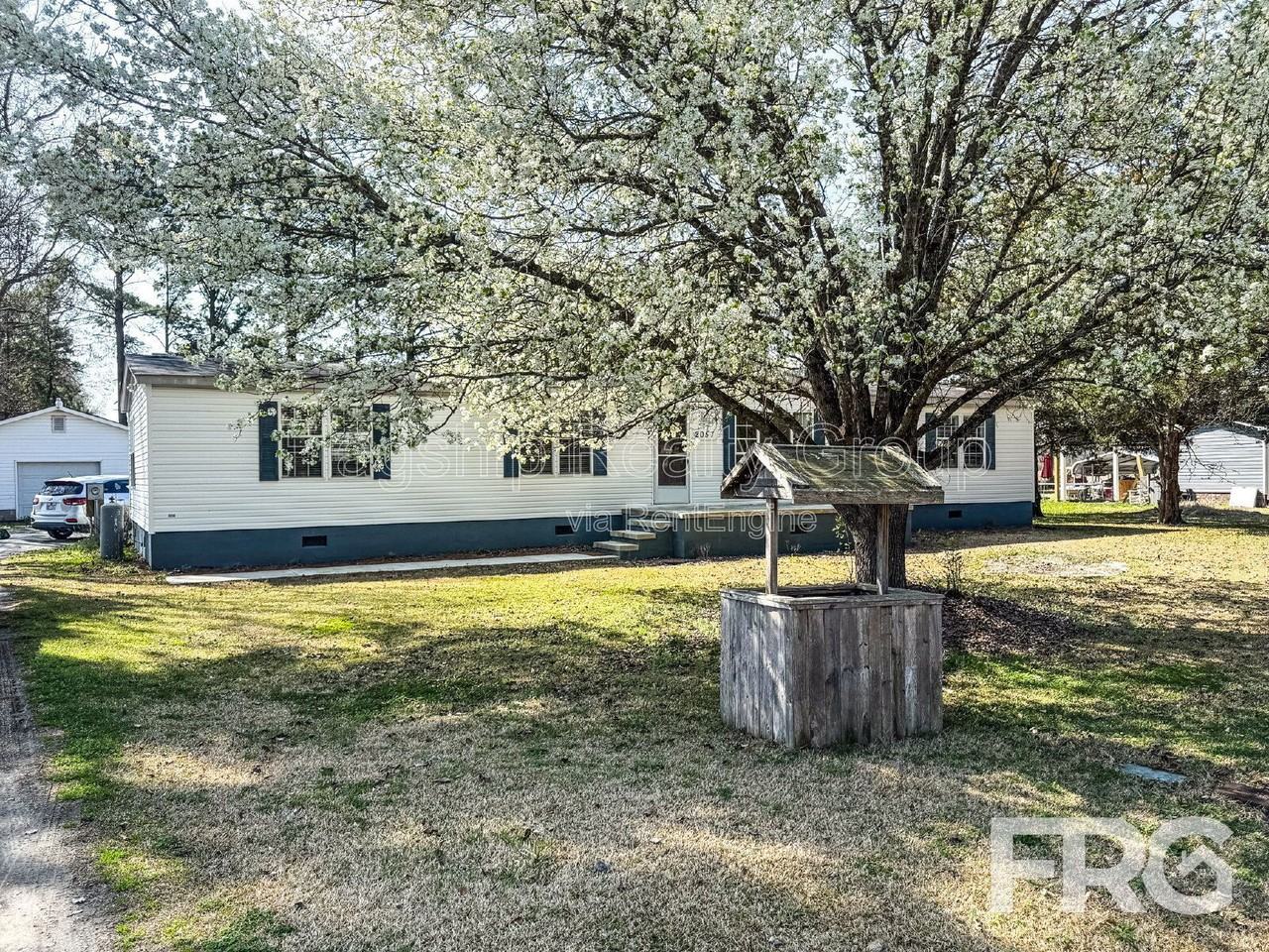 2057 Oakley Rd - Photo 2 of 35