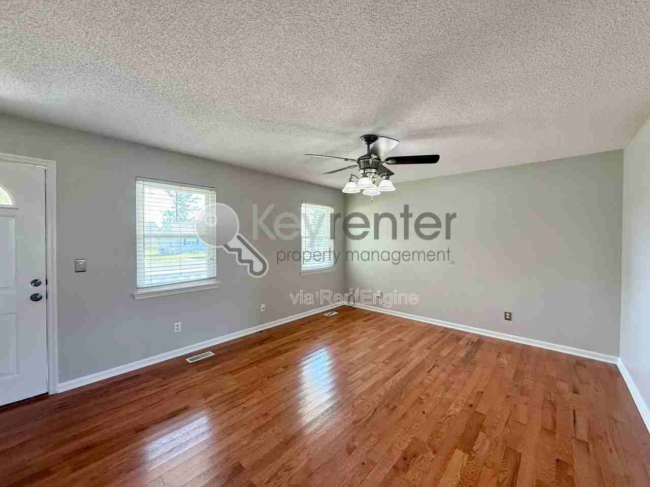 103 Cedar Tree Ln - Photo 2 of 18