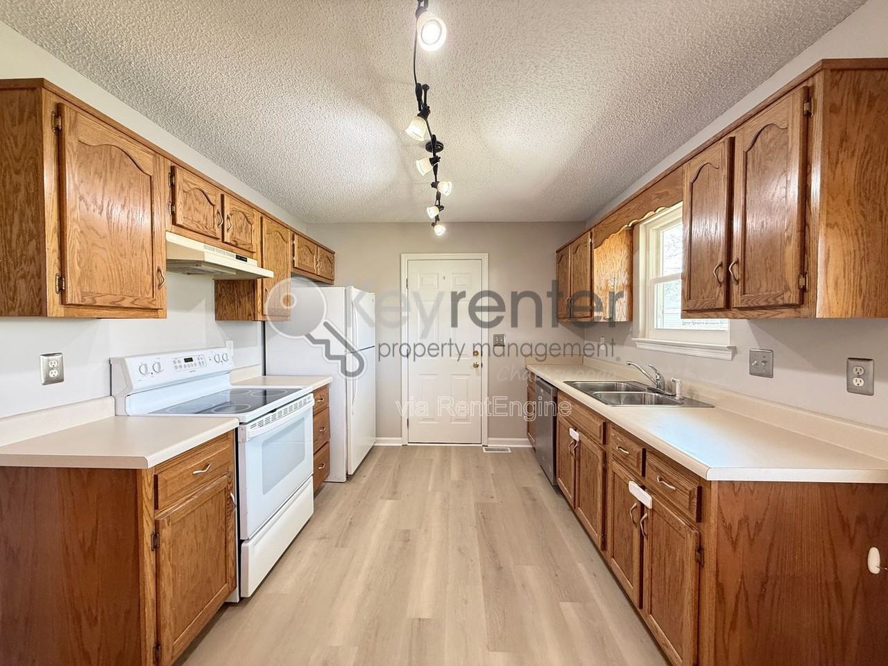 103 Cedar Tree Ln - Photo 4 of 18