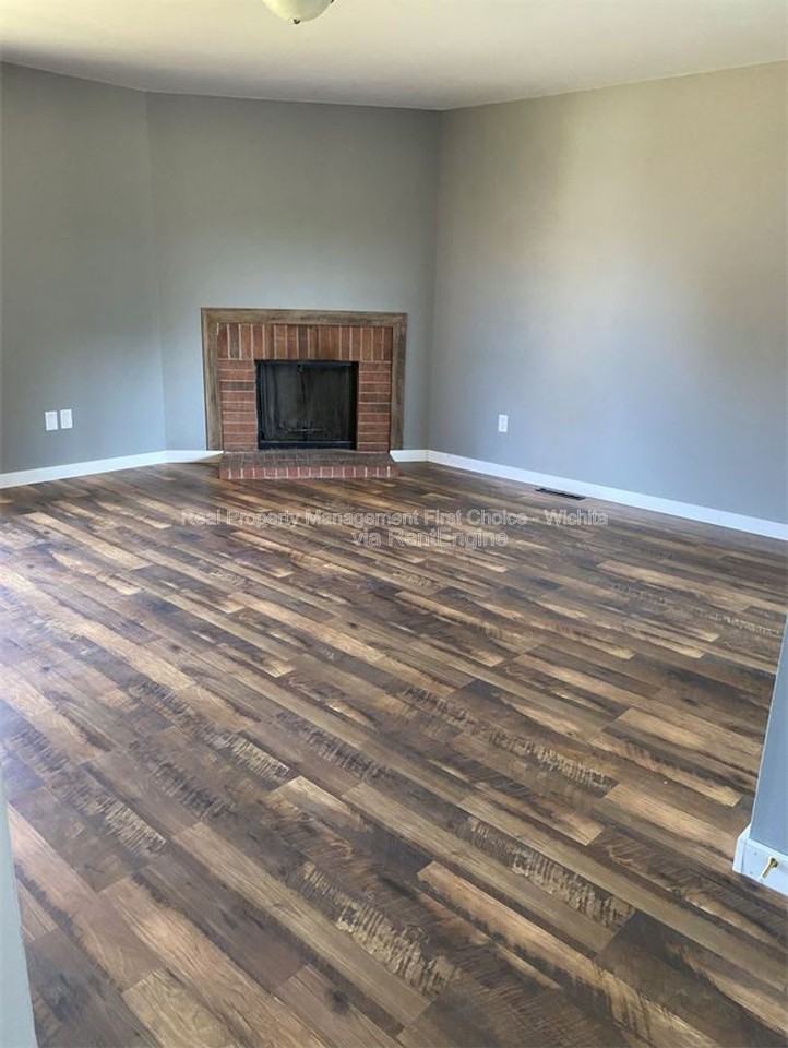 1522 S Todd Pl - Photo 2 of 10