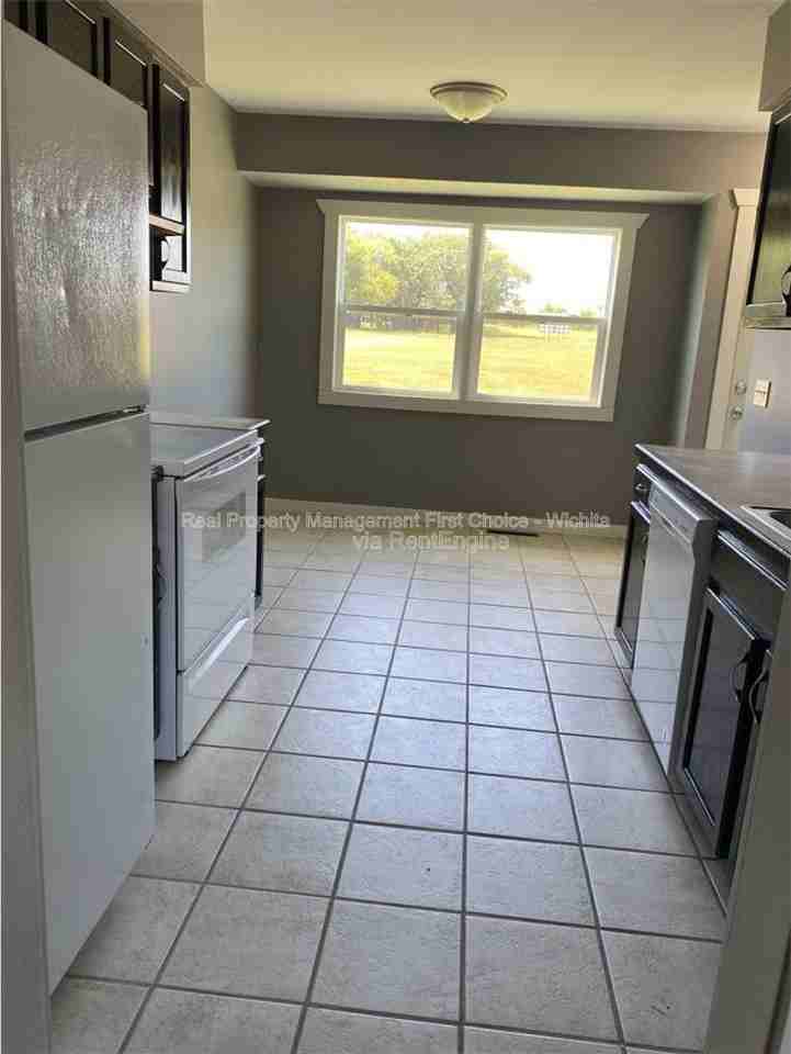 1522 S Todd Pl - Photo 6 of 10