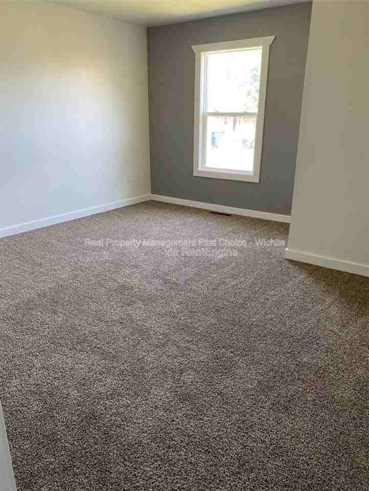 1522 S Todd Pl - Photo 7 of 10