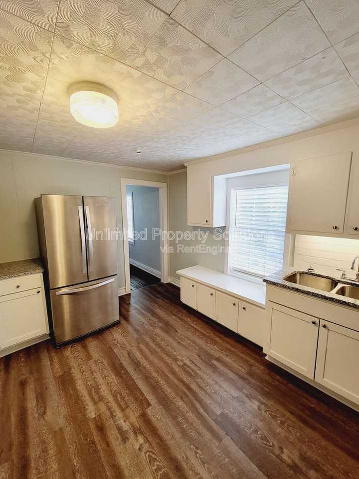 2410 Wrightsville Ave - Photo 6 of 22