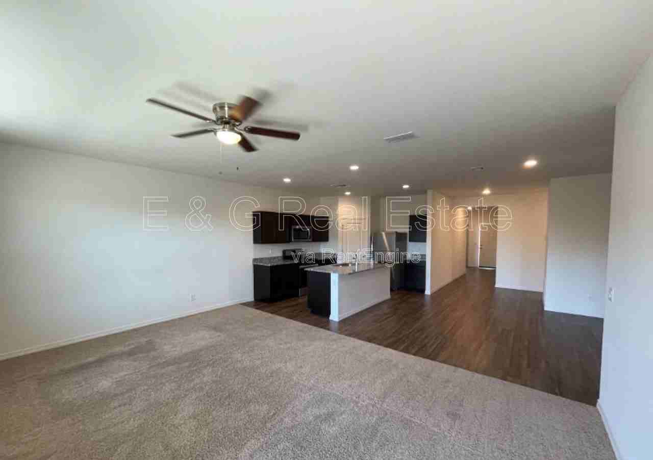 19577 W Palo Verde Dr - Photo 4 of 21