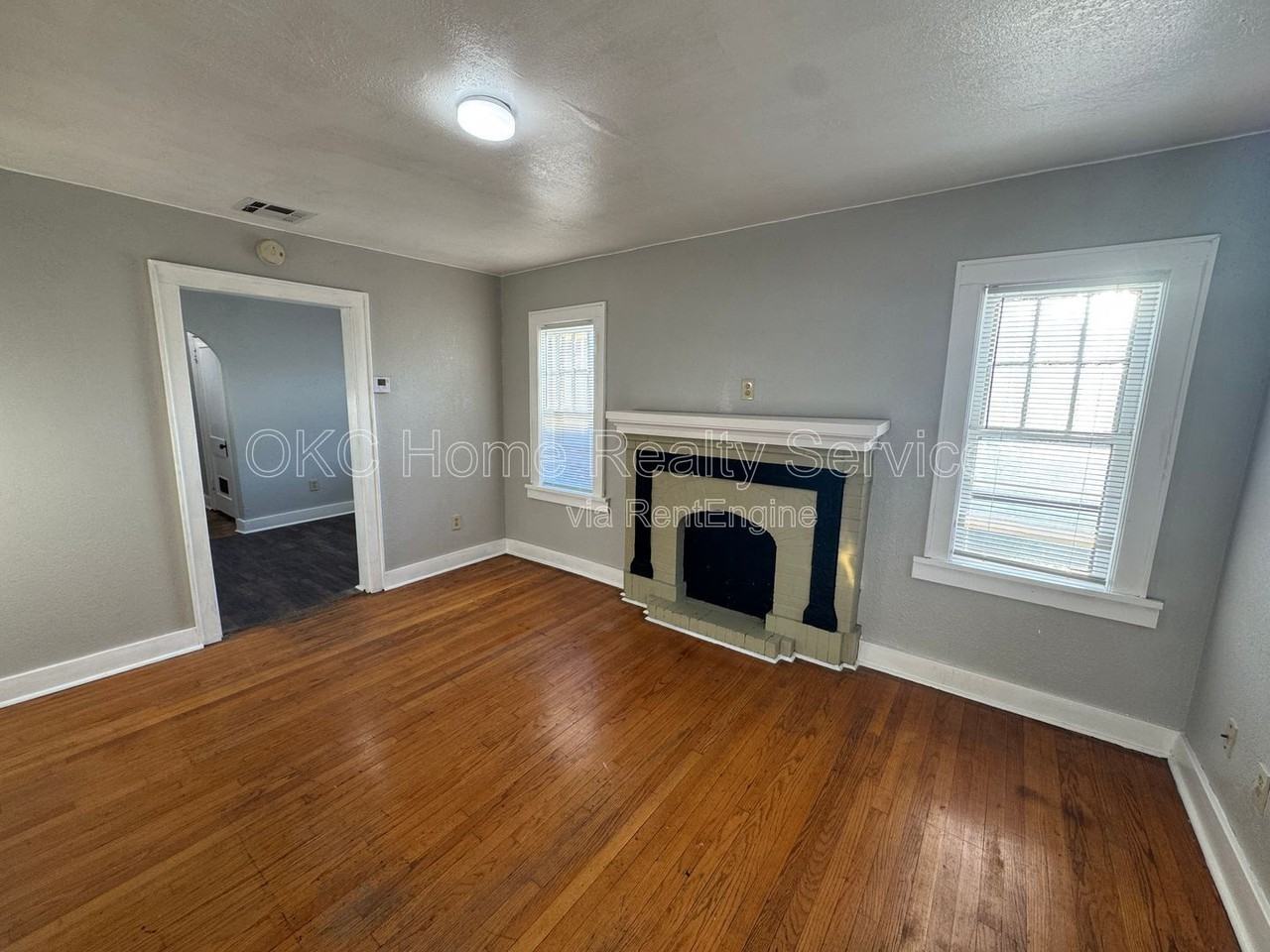 421 Nw 26th St #4 - Photo 2 of 11