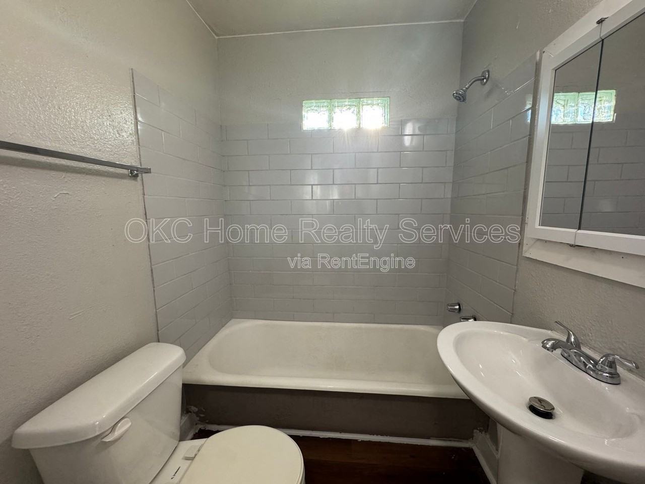 421 Nw 26th St #4 - Photo 6 of 11