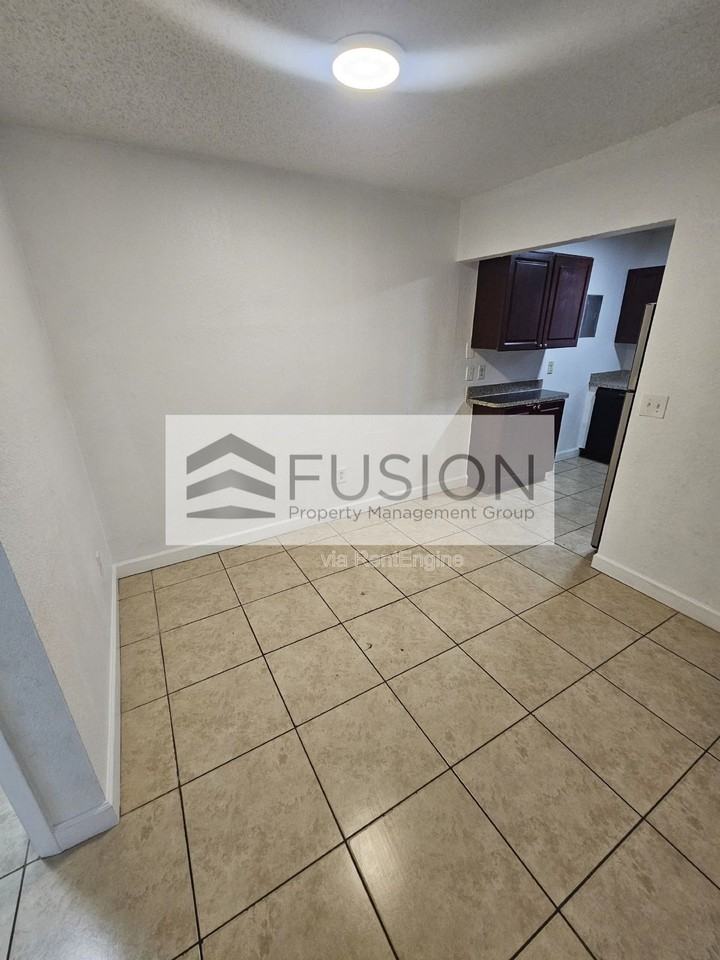 400 Nw 65th Ave #123 - Photo 3 of 9