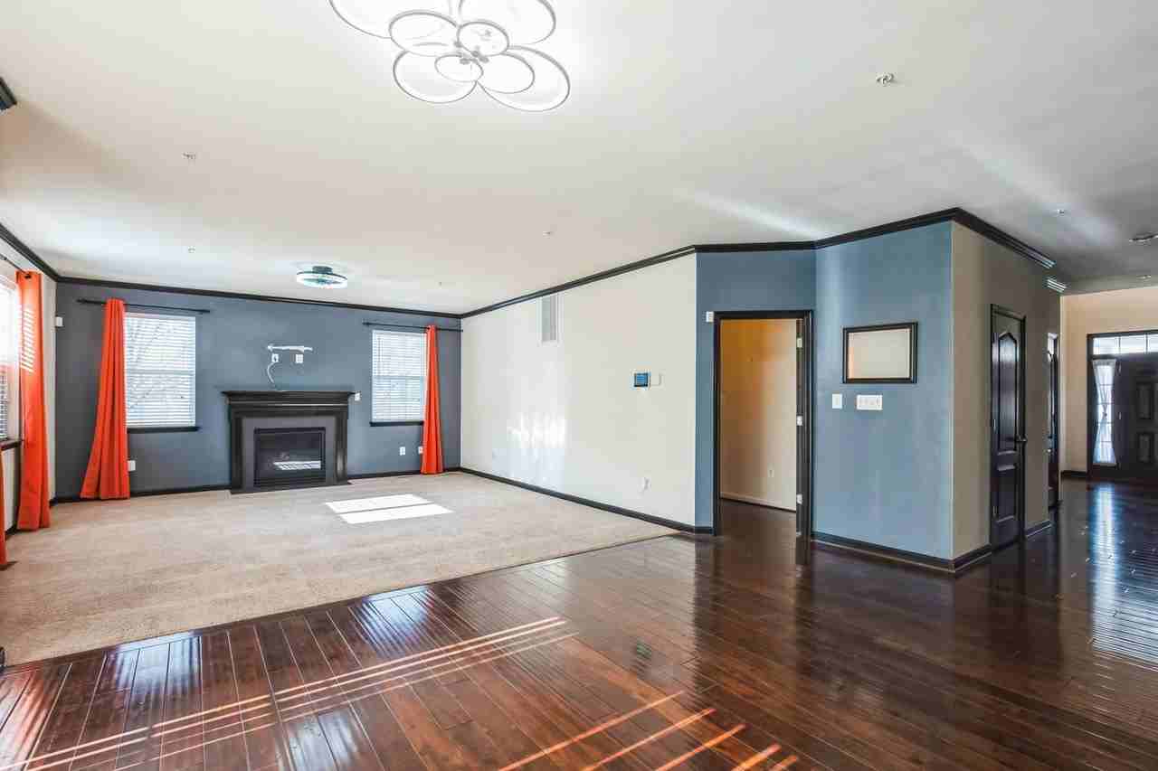 10317 Saltbush Ct - Photo 2 of 16