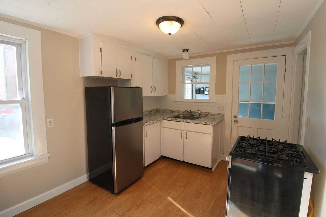 48 E Main St #1 - Photo 6 of 9