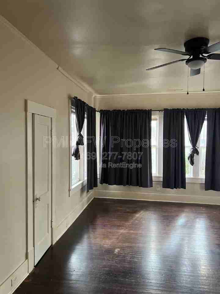 219 S Montreal Ave - Photo 4 of 10