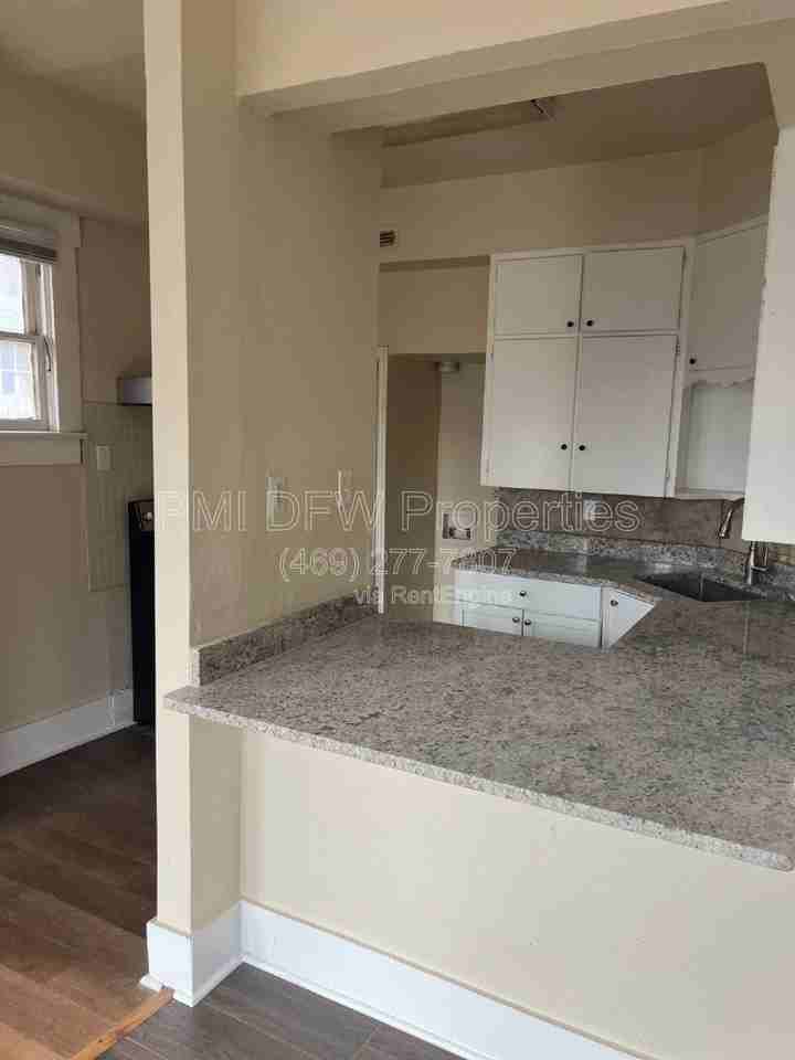 219 S Montreal Ave - Photo 6 of 10