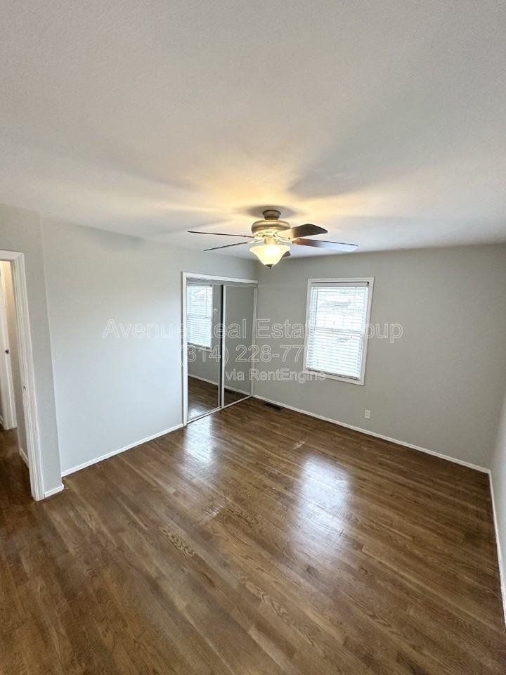 12154 Parkwood Pl - Photo 4 of 30