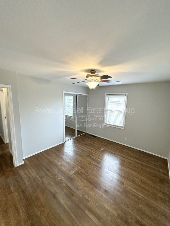 12154 Parkwood Pl - Photo 5 of 30